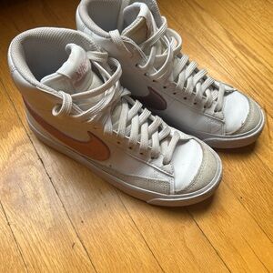 Nike Blazers White and Pink High-Tops- size 3.5